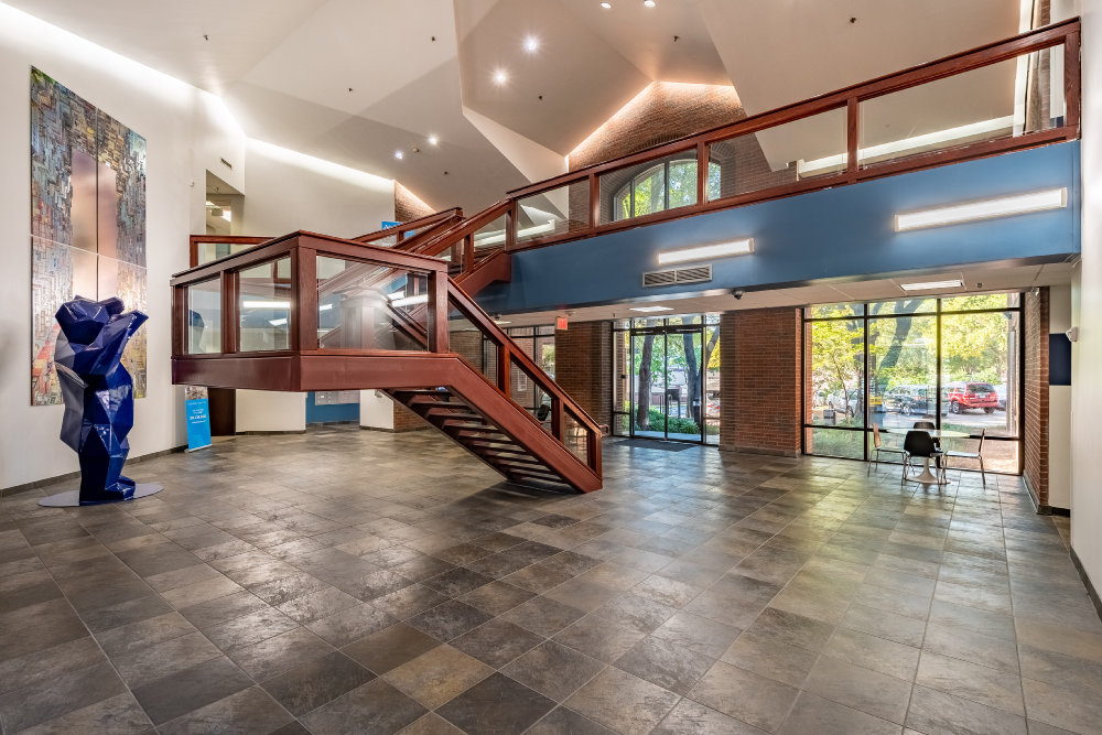 Interior images of Flexible office space at 9535 Forest Ln 4