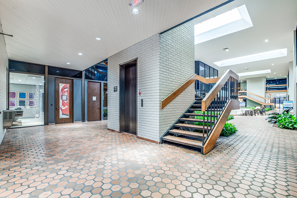 Interior images of Flexible office space at 340-350 N Sam Houston Pkwy E 5