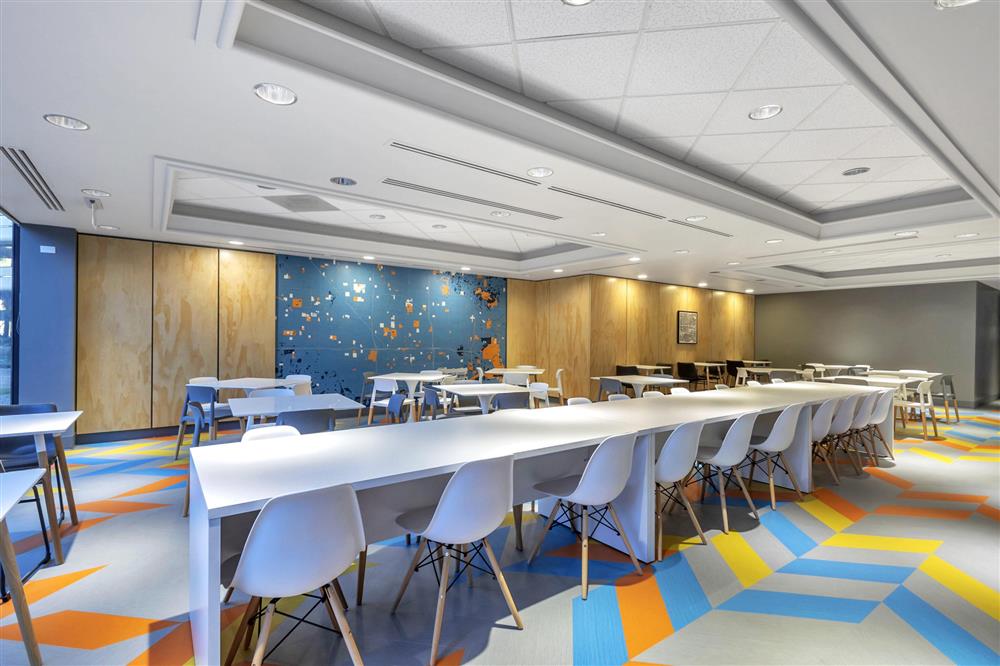 Interior images of Flexible office space at 3101-3111 N Central Avenue 8