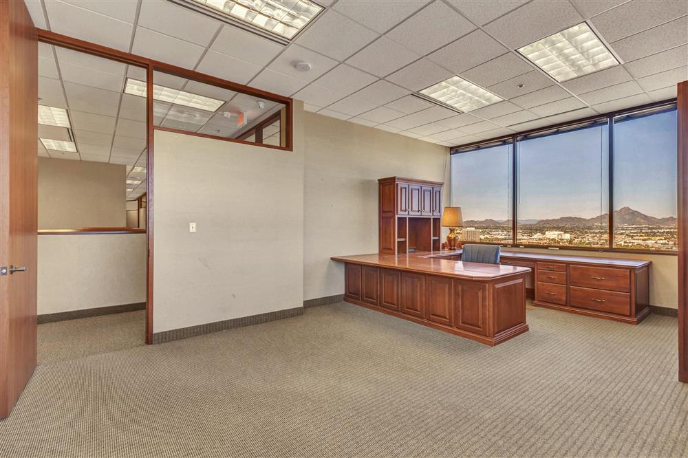 Interior images of Flexible office space at 3101-3111 N Central Avenue 10