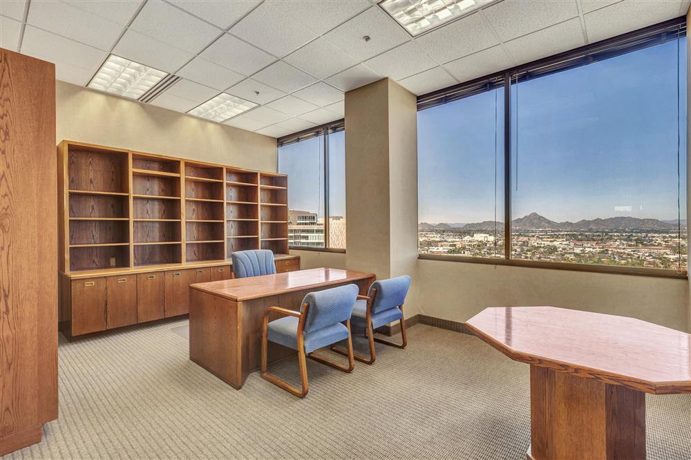 Interior images of Flexible office space at 3101-3111 N Central Avenue 11