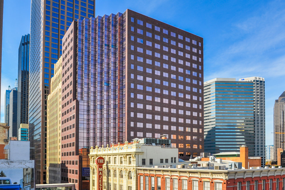 Interior images of Flexible office space at 1910 Pacific Ave 4
