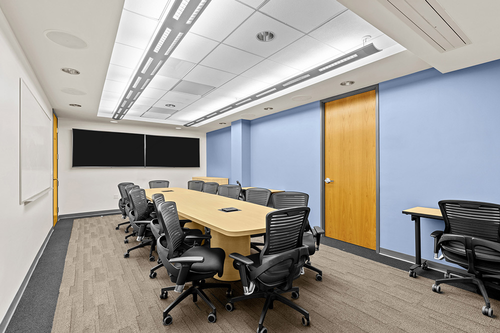 Interior images of Flexible office space at 4676 Admiralty Way 5