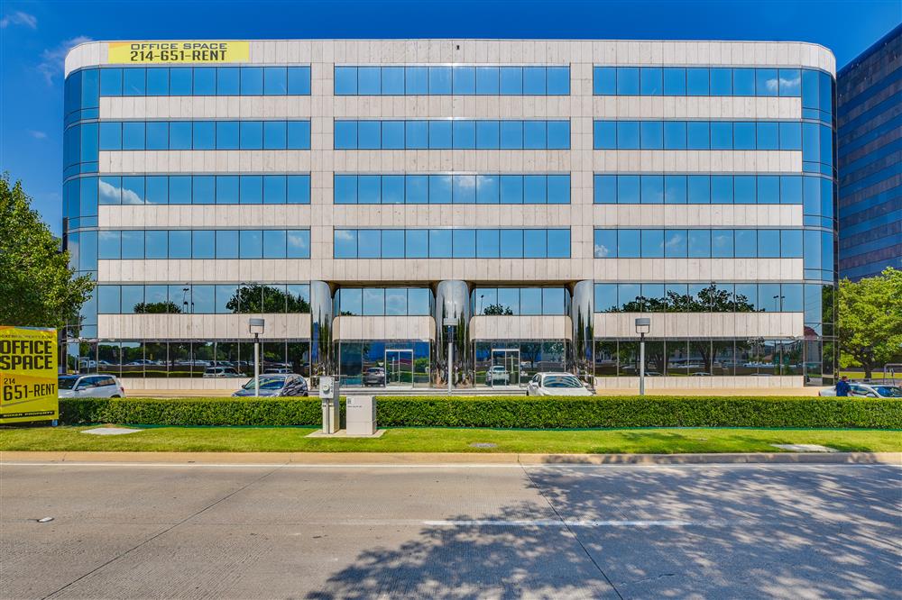 Interior images of Flexible office space at 10100 North Central Expressway 1