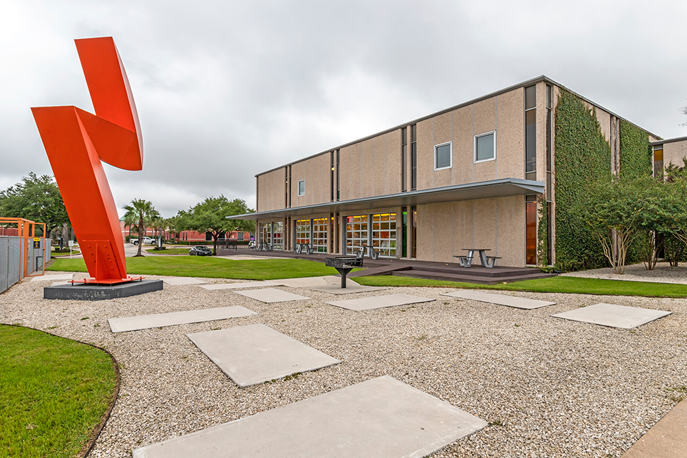 Interior images of Flexible office space at 1322 Space Park Drive 2
